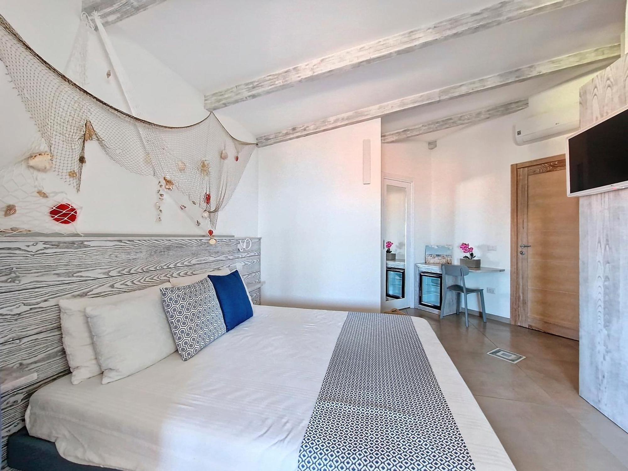 Hotel L'Onda Marina à Castelsardo Extérieur photo